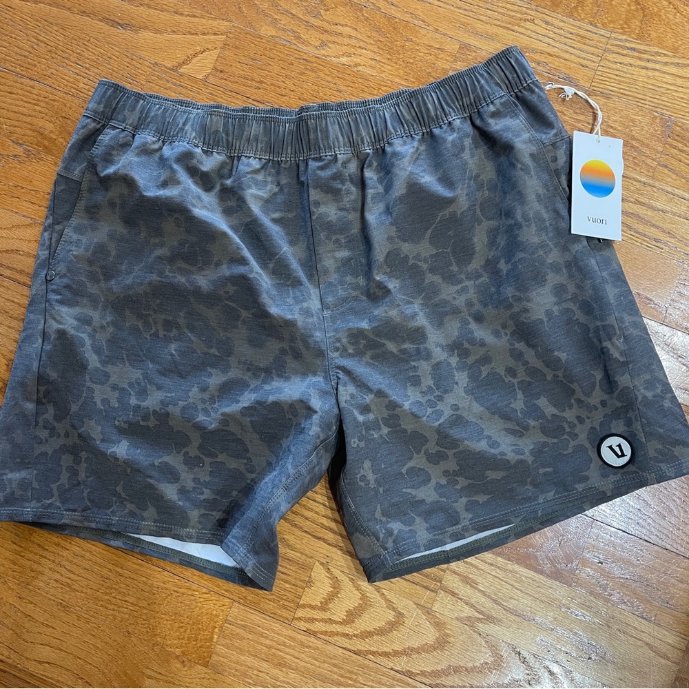Gray Camouflage Athletic Shorts XL Vuori Camo